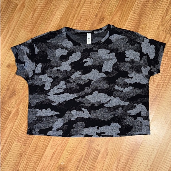 Lululemon Cates Training Tee Size 4 Heritage Speckle Camo - Picture 2 of 4